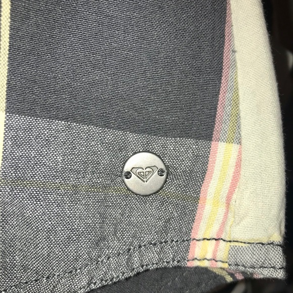 Roxy Ladies Grey Roll Sleeve Blouse Shirt - Picture 8 of 8